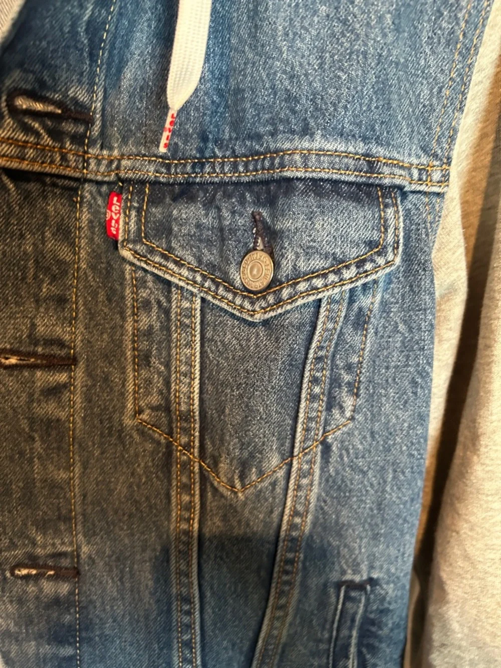 Levi's Blue Denim Jacket with Gray Hoodie Sleeves - Picture 4 of 10